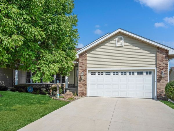 604 Trail Ridge Road , Indianola, IA 50125