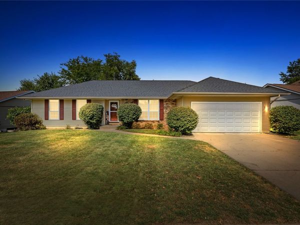 1614 Homewood Lane NE, Cedar Rapids, IA 52402