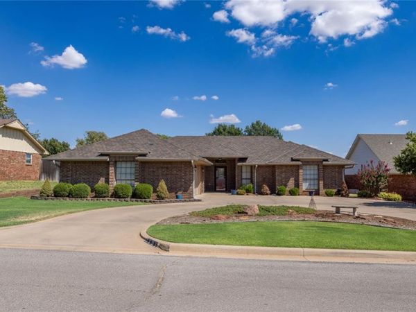 1401 Timber Creek, Weatherford, OK 73096