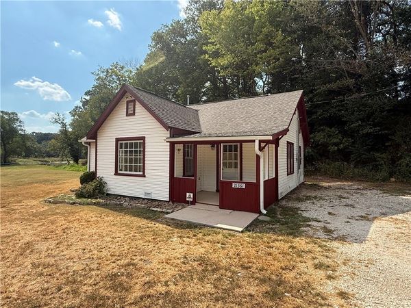 21361 Griggs Road , Springdale, AR 72762