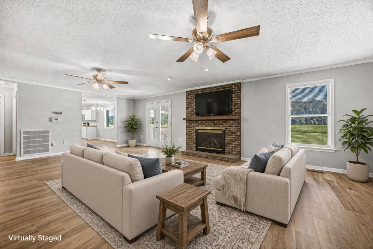 1576 Carl Rd. Photo 4
