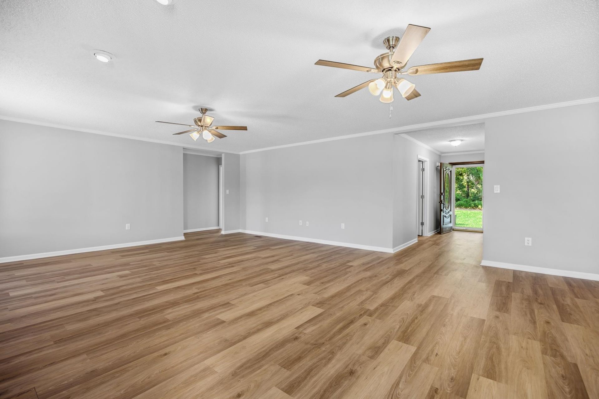 1576 Carl Rd. Photo 7