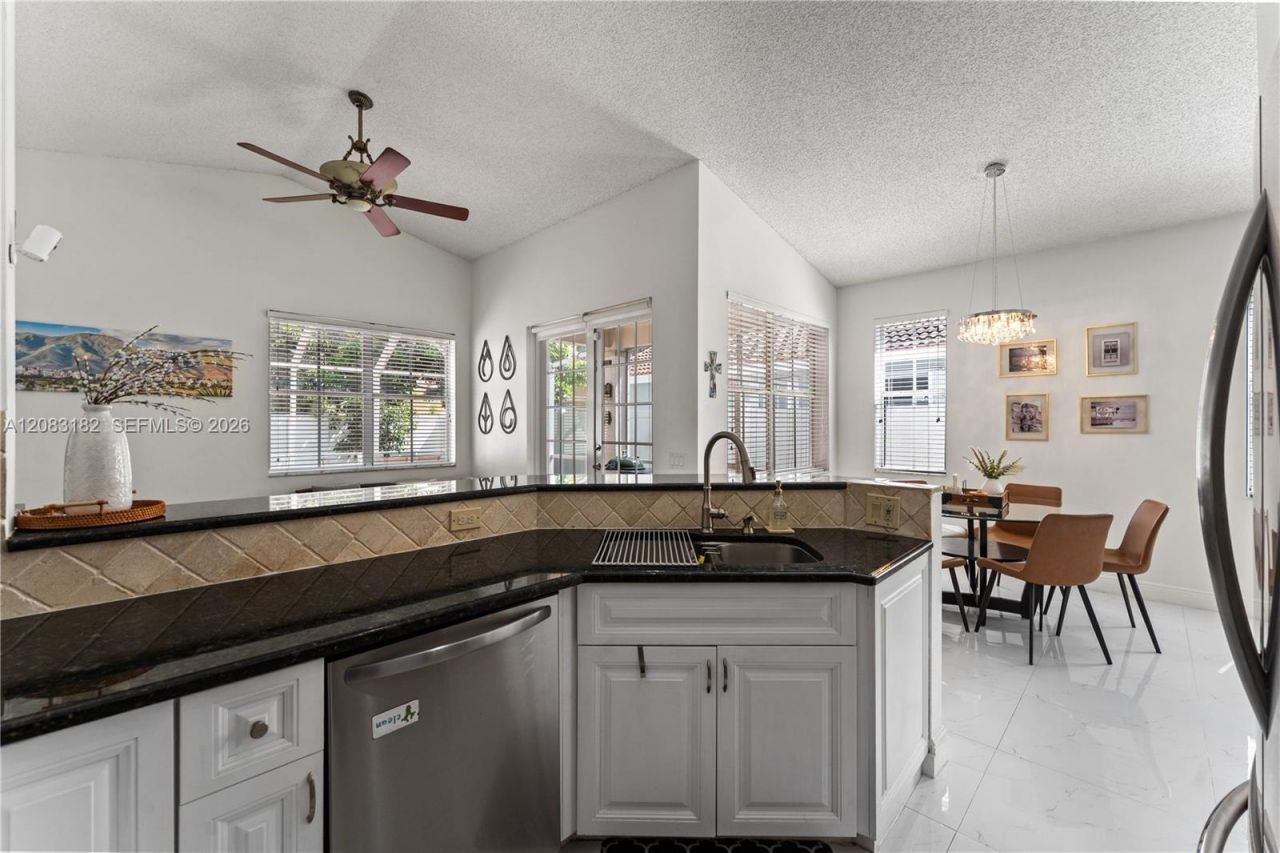 840 Falling Water Rd, Unit 840, Weston, FL 33326 Photo