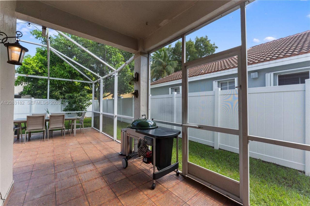 840 Falling Water Rd, Unit 840, Weston, FL 33326 Photo