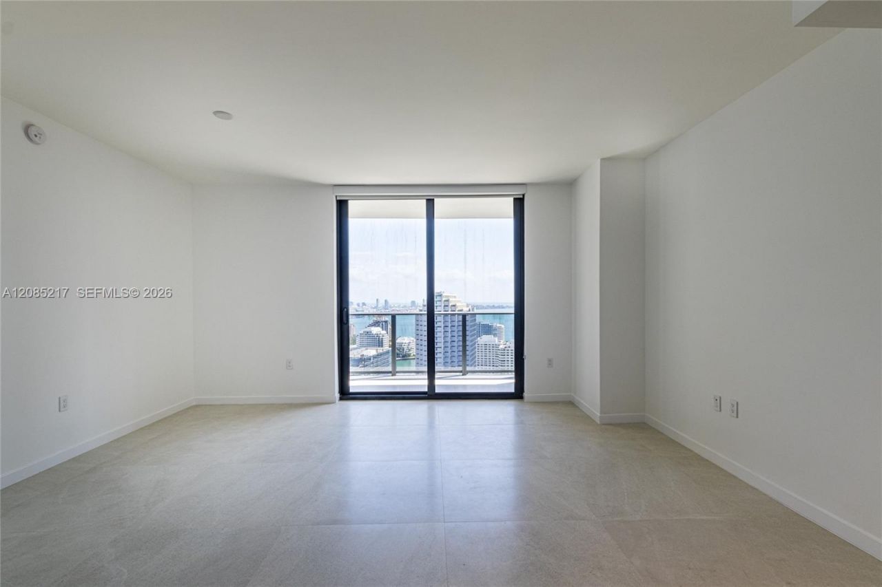 45 SW 9th St, Unit 3302, Miami, FL 33130 Photo