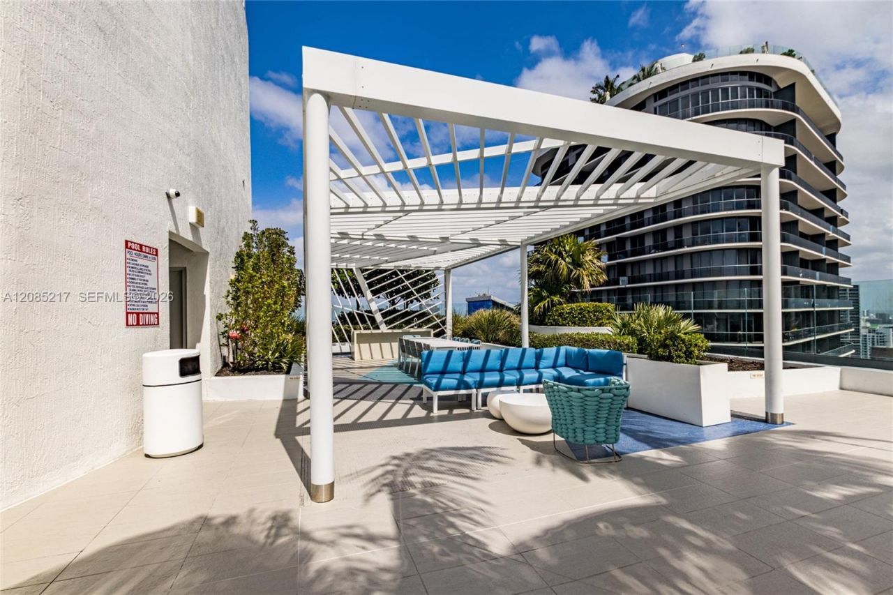 45 SW 9th St, Unit 3302, Miami, FL 33130 Photo