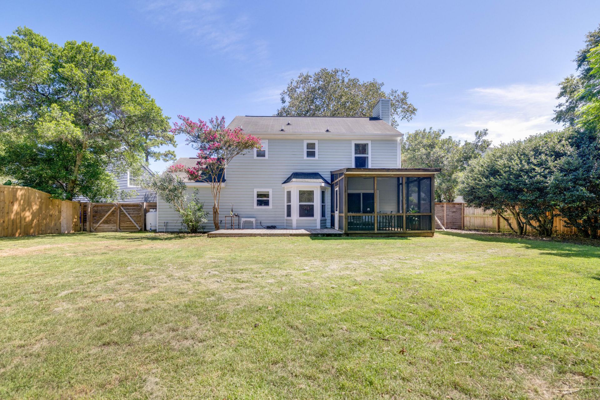 1427 Oaklanding Road Photo 4
