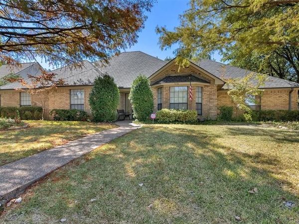 2114 Meadows Circle, Sherman, TX 75092