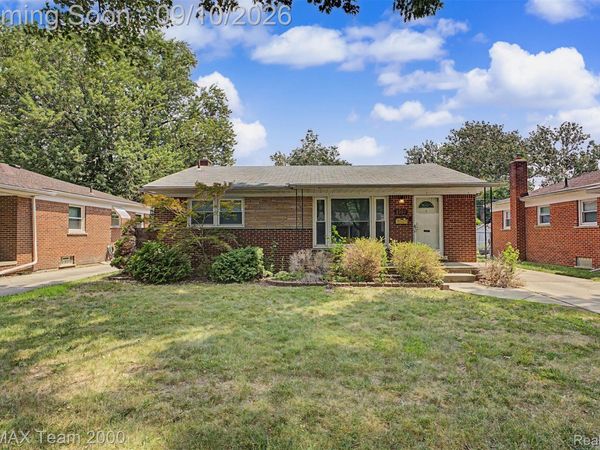 8350 N Evangeline Street, Dearborn Heights, Mi 48127
