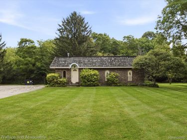 35040 Helze Lane, Richmond Township, Mi 48062