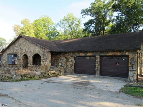 7672 Lanese Drive, Windsor, OH 44099