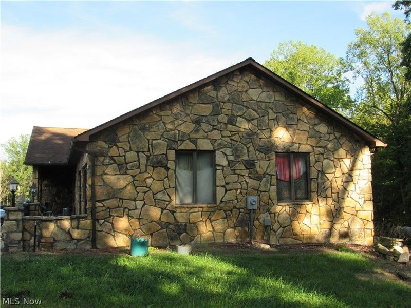 7672 Lanese Drive, Windsor, OH 44099 Photo 2