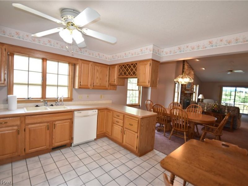 90 Montgomery Lane, Unit 2, Canfield, OH 44406 Photo 11
