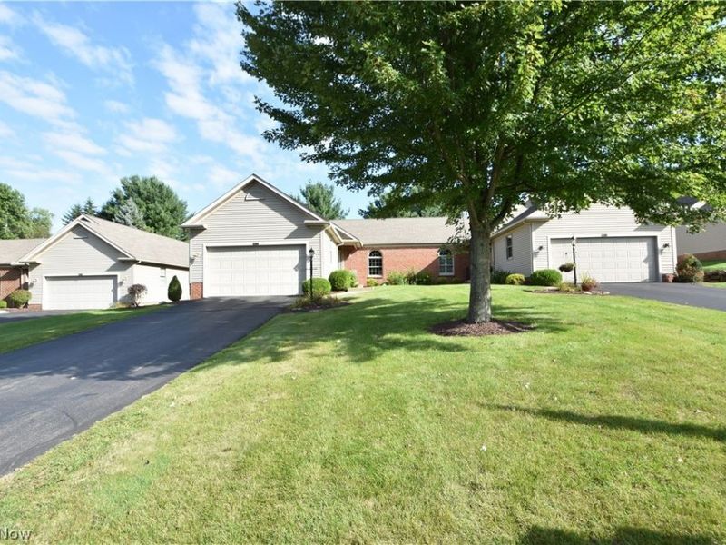 90 Montgomery Lane, Unit 2, Canfield, OH 44406 Photo 2