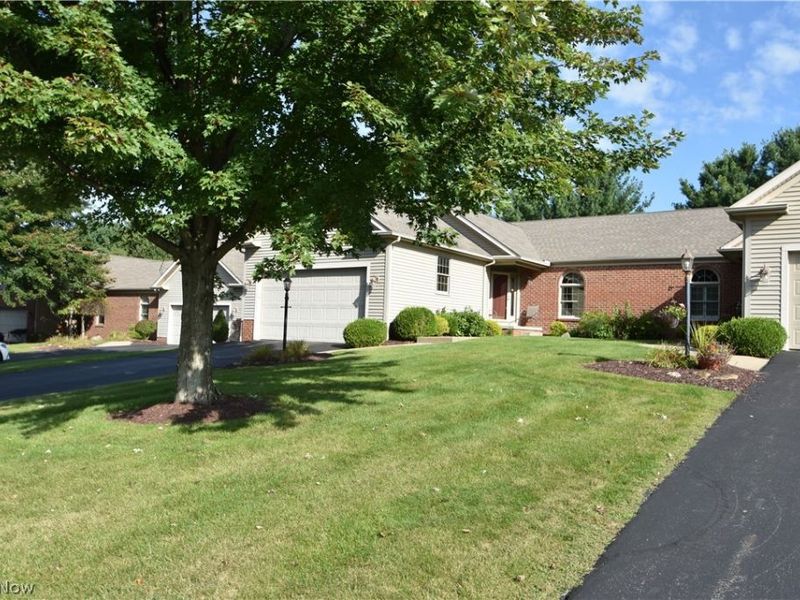 90 Montgomery Lane, Unit 2, Canfield, OH 44406 Photo 3