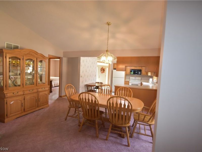 90 Montgomery Lane, Unit 2, Canfield, OH 44406 Photo 8