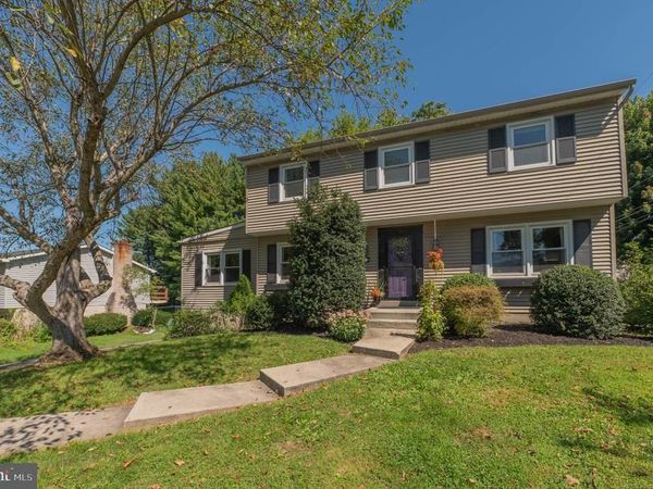 1063 MANOR DRIVE , ALLENTOWN, PA 18103