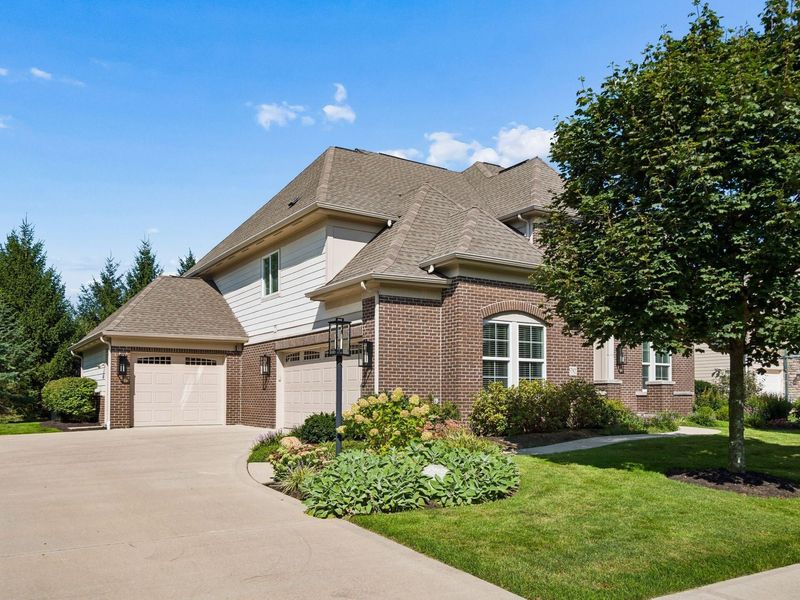 5792 Trafalgar Lane, Dublin, OH 43016 Photo 2