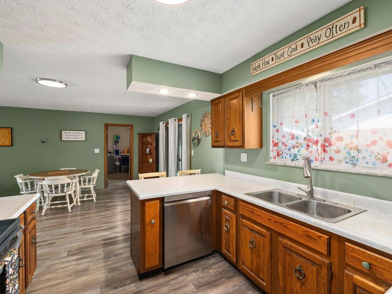 664 Edgefield Drive, Marion, OH 43302 Photo 14