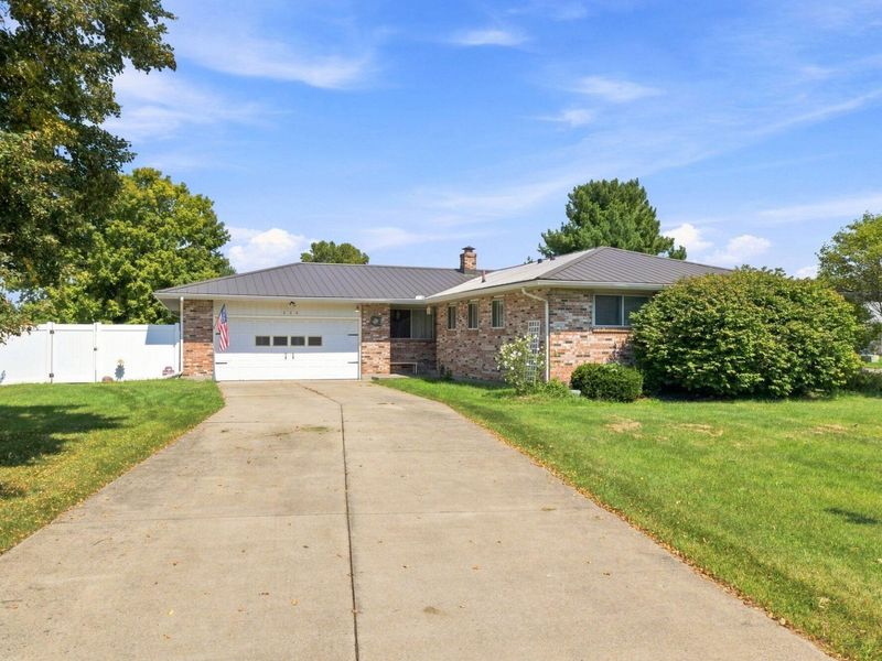 664 Edgefield Drive, Marion, OH 43302 Photo 2