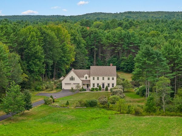 38 Blanchard Road , Cumberland, ME 04021