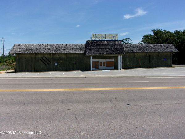 190 Beauvoir Road, Biloxi, MS 39531