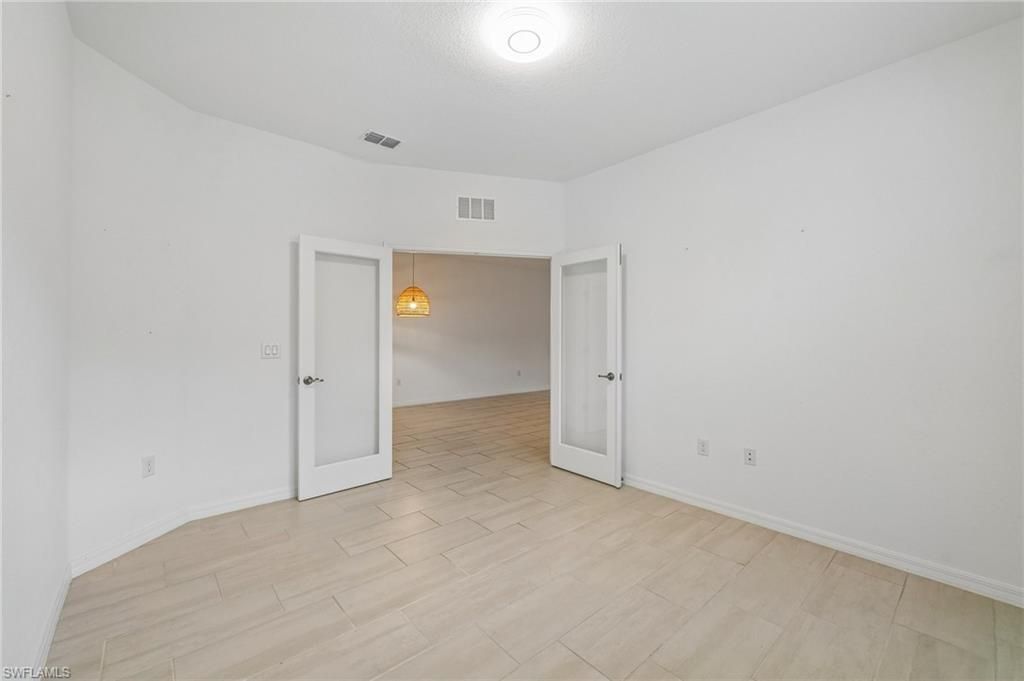 2583 Vine Ave, Naples, FL 34120 Photo