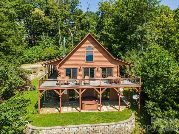 1242 Gateway Parkway , Old Fort, NC 28762