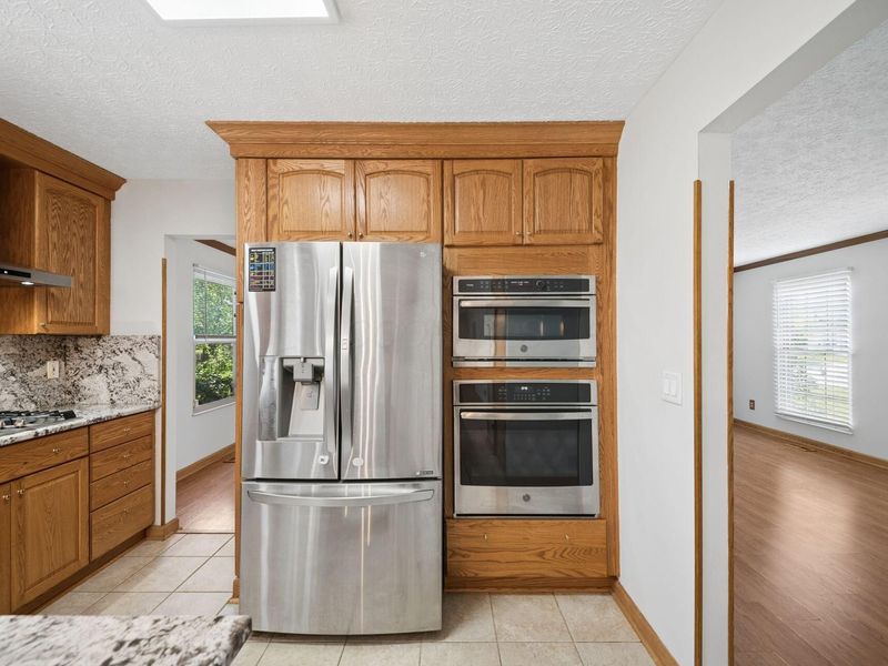 8681 Kirkland Drive, Lewis Center, OH 43035 Photo 11