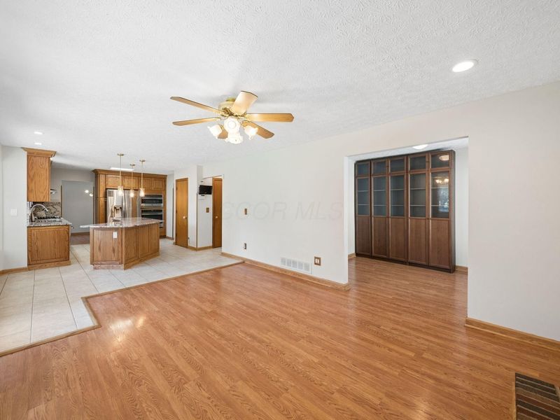 8681 Kirkland Drive, Lewis Center, OH 43035 Photo 19