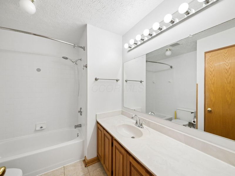 8681 Kirkland Drive, Lewis Center, OH 43035 Photo 32
