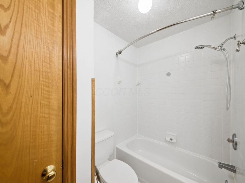 8681 Kirkland Drive, Lewis Center, OH 43035 Photo 33