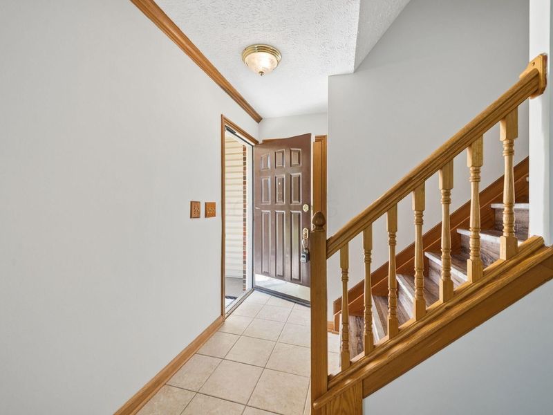 8681 Kirkland Drive, Lewis Center, OH 43035 Photo 4