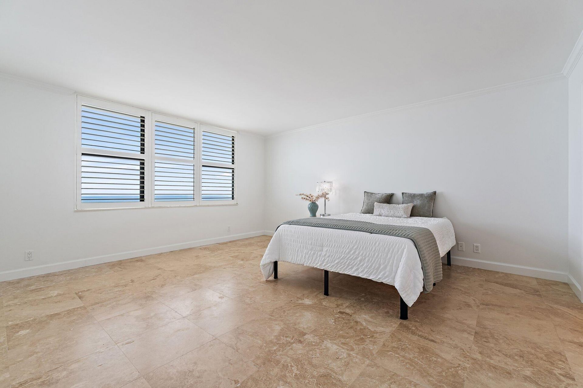 900 Ocean Drive, Unit 705, Juno Beach, FL 33408 Photo