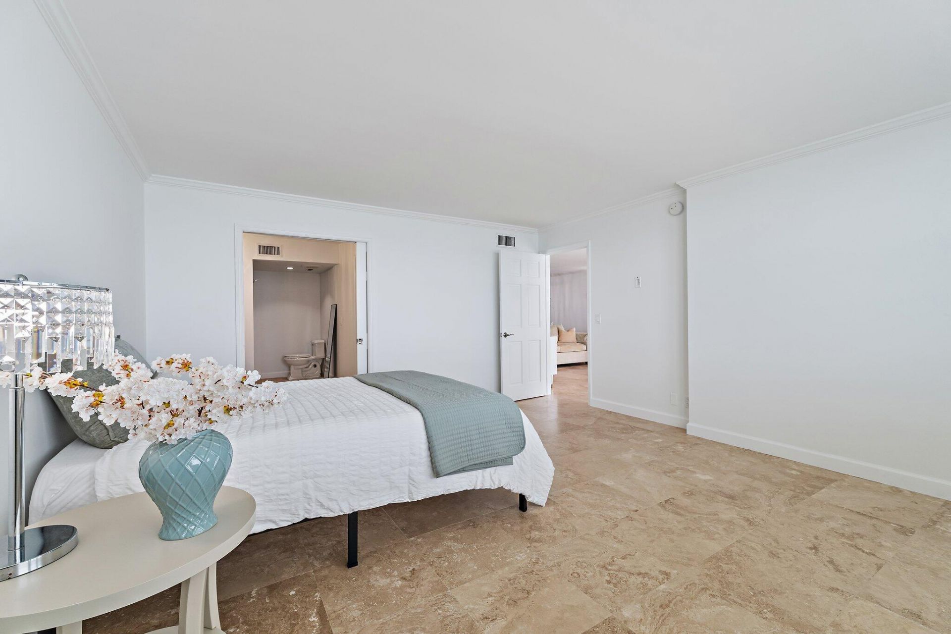 900 Ocean Drive, Unit 705, Juno Beach, FL 33408 Photo