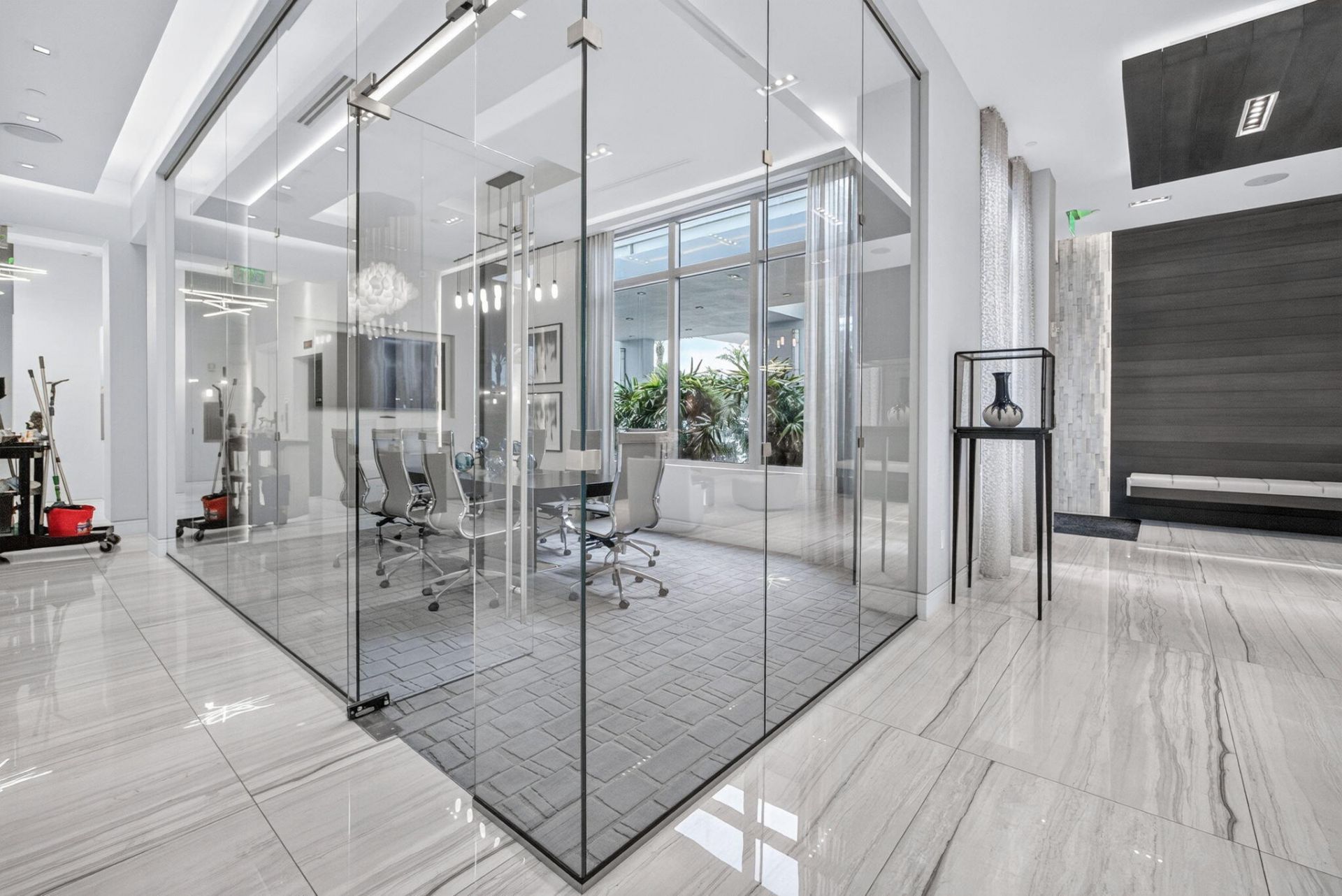 1 Water Club Way, Unit 503, North Palm Beach, FL 33408 Photo