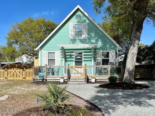 135 NE 34th Street , Oak Island, NC 28465