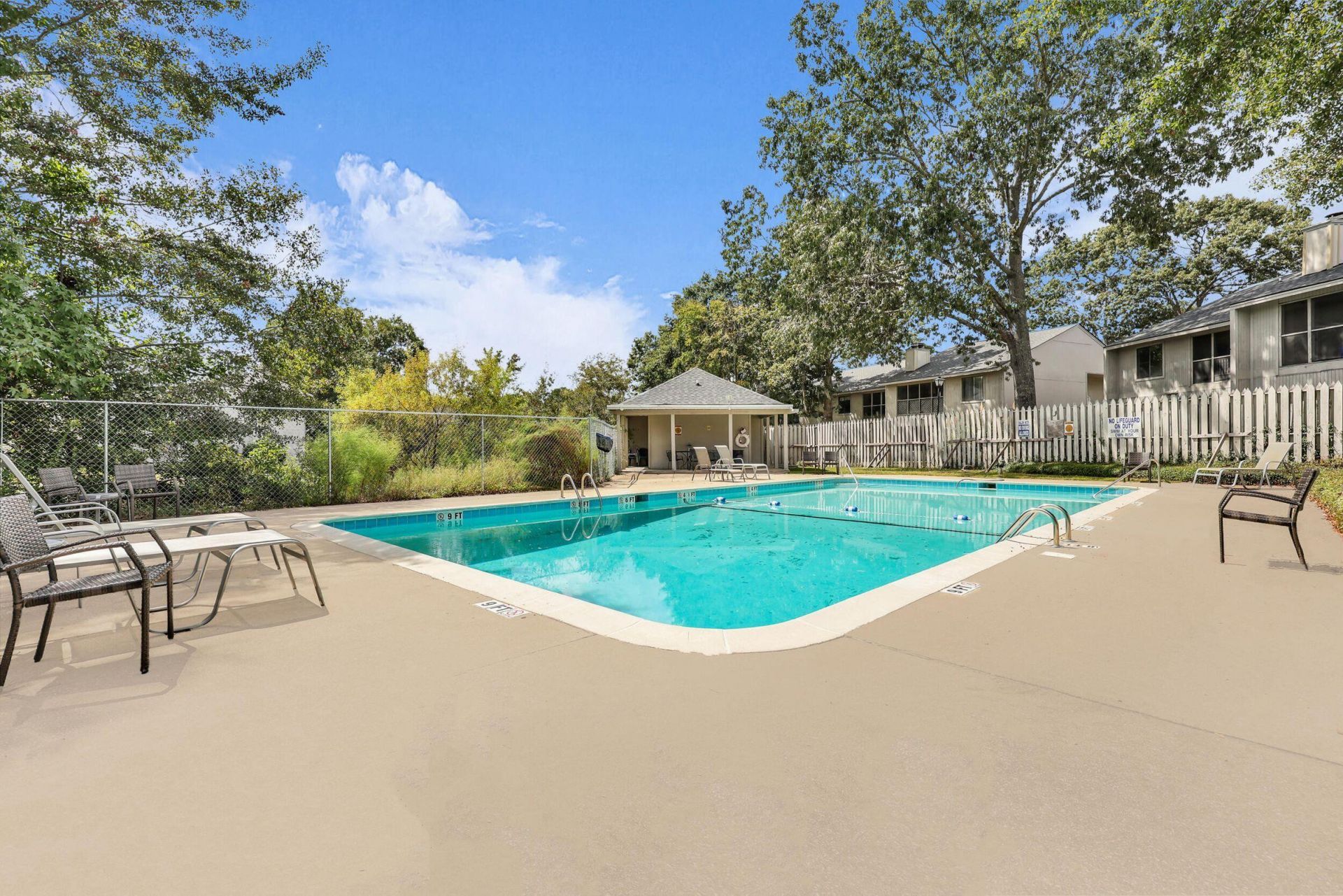 404 Greencastle Drive Photo 31