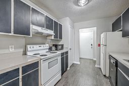 404 Greencastle Drive photo 4