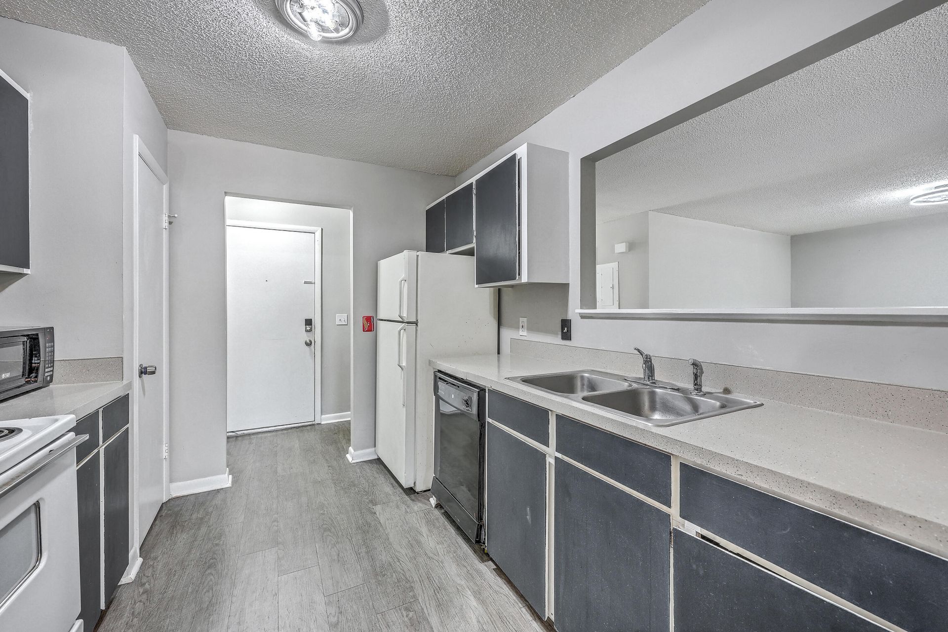 404 Greencastle Drive Photo 6
