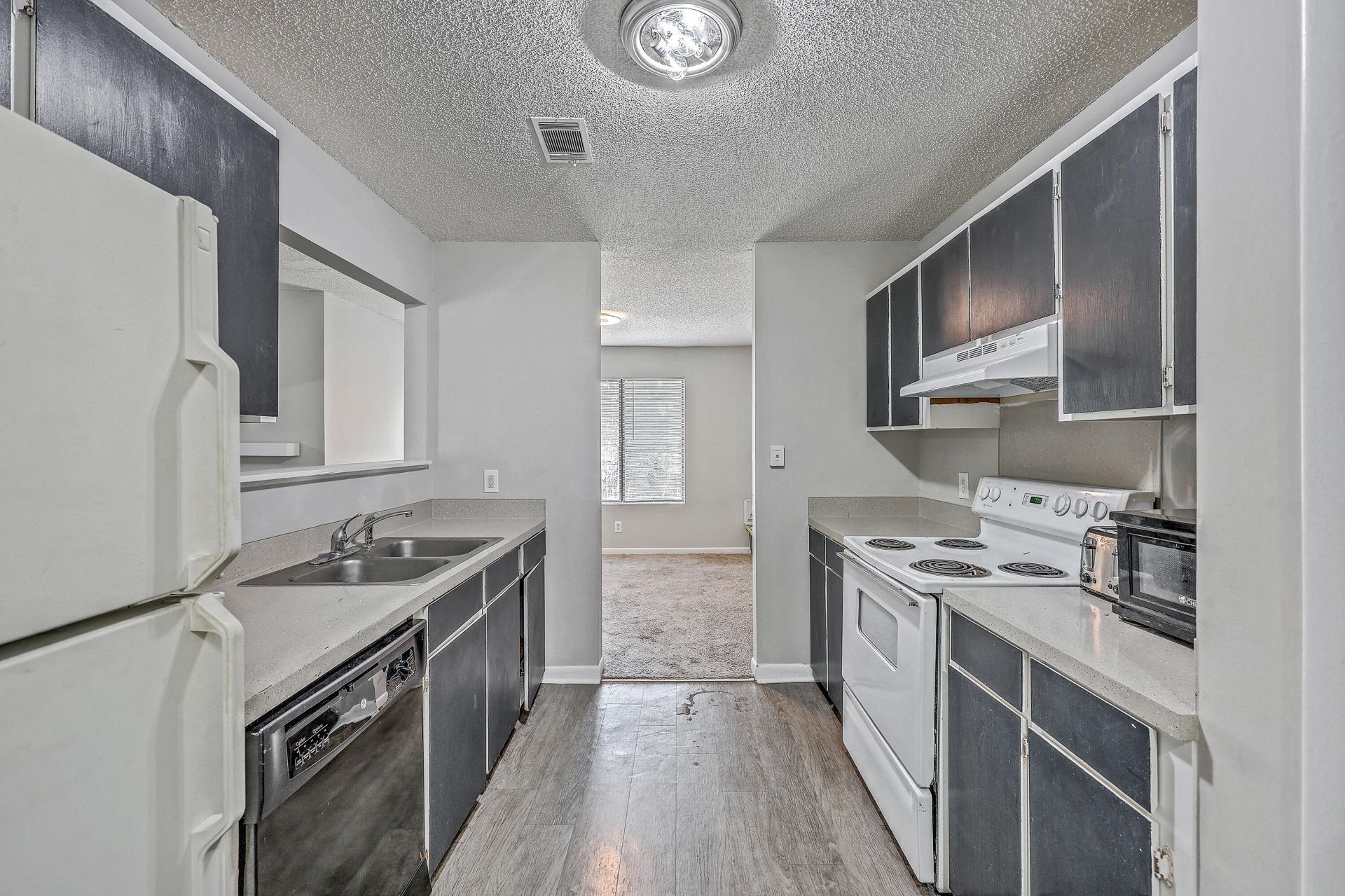 404 Greencastle Drive Photo 7