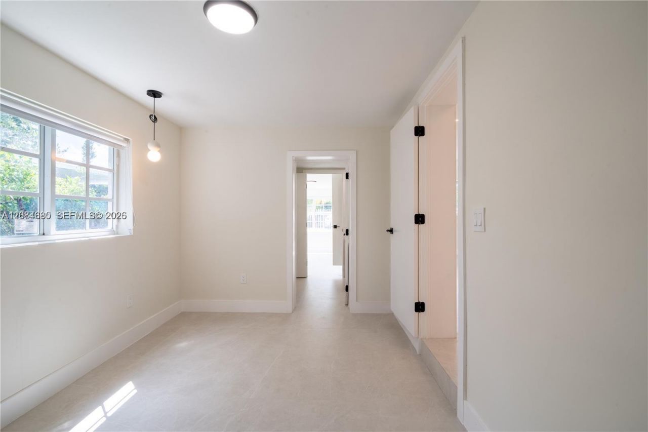 323 NW 104th Ter, Unit -, Miami, FL 33150 Photo