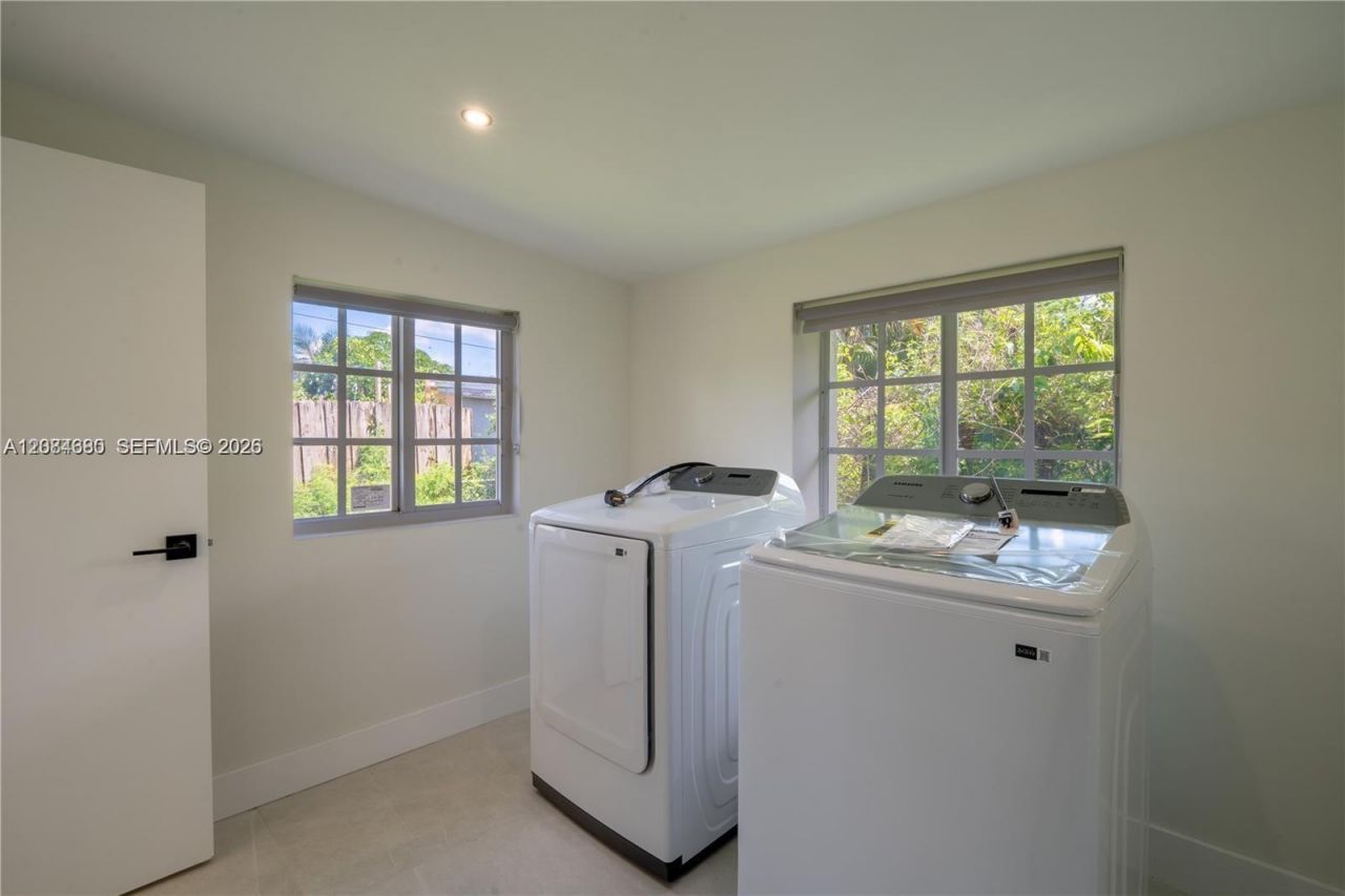 323 NW 104th Ter, Unit -, Miami, FL 33150 Photo