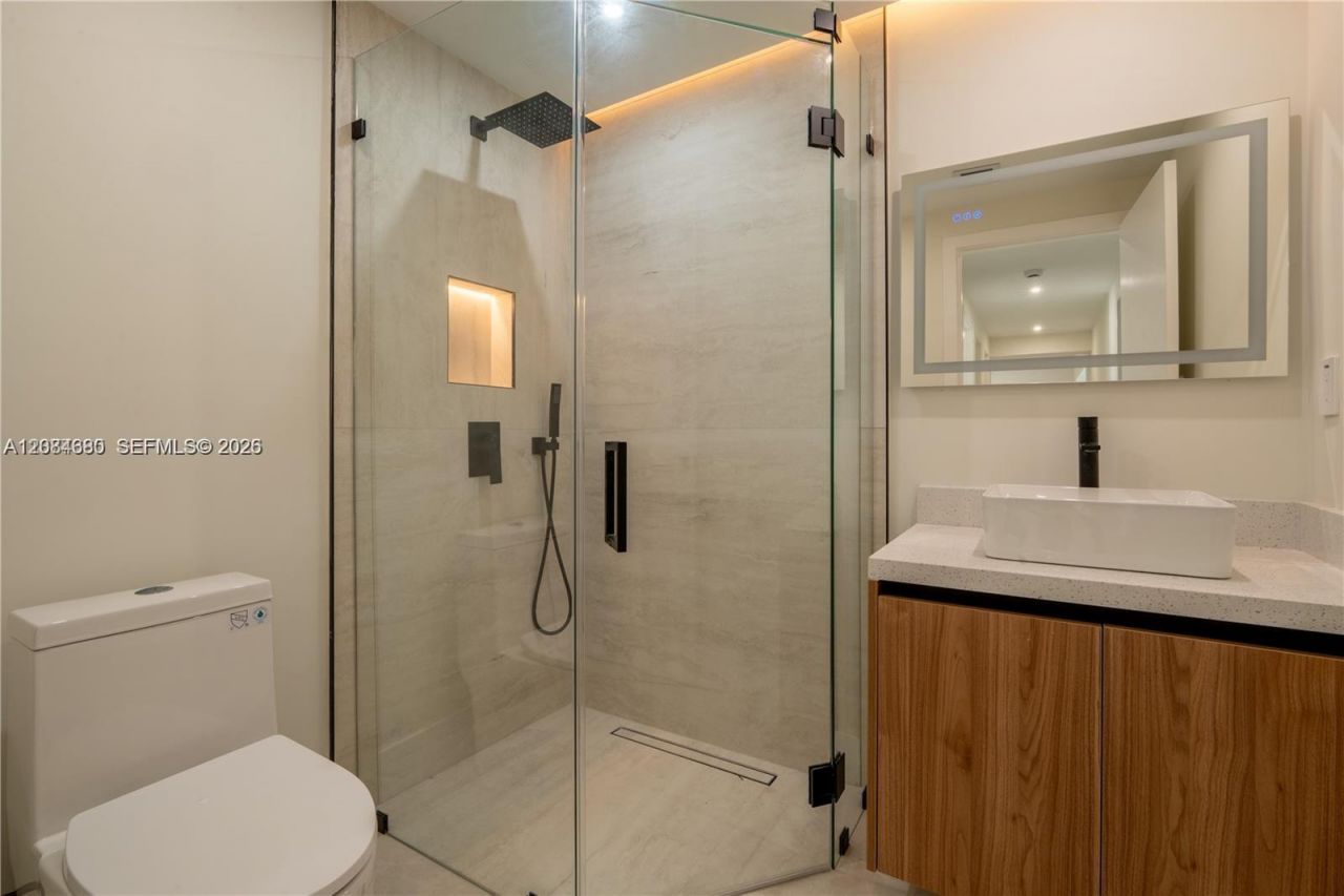323 NW 104th Ter, Unit -, Miami, FL 33150 Photo
