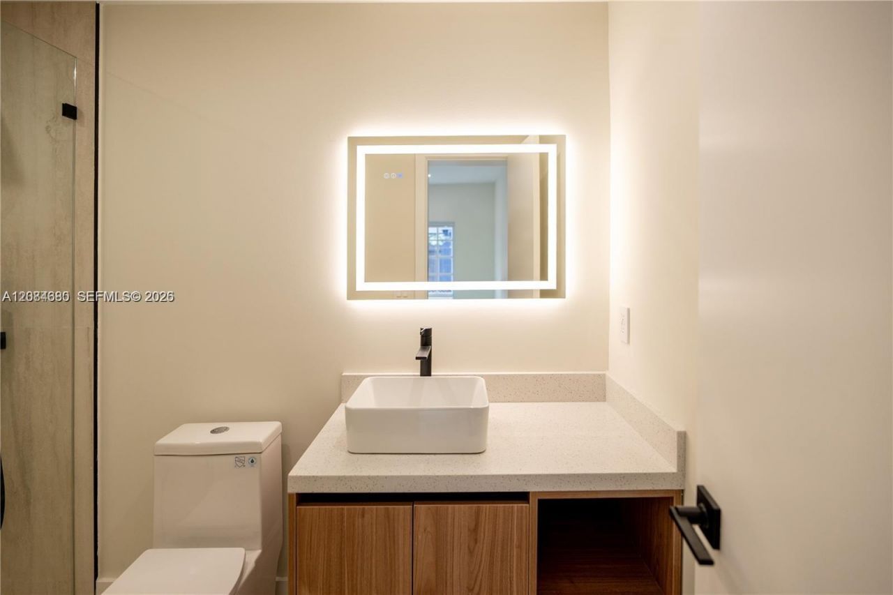 323 NW 104th Ter, Unit -, Miami, FL 33150 Photo