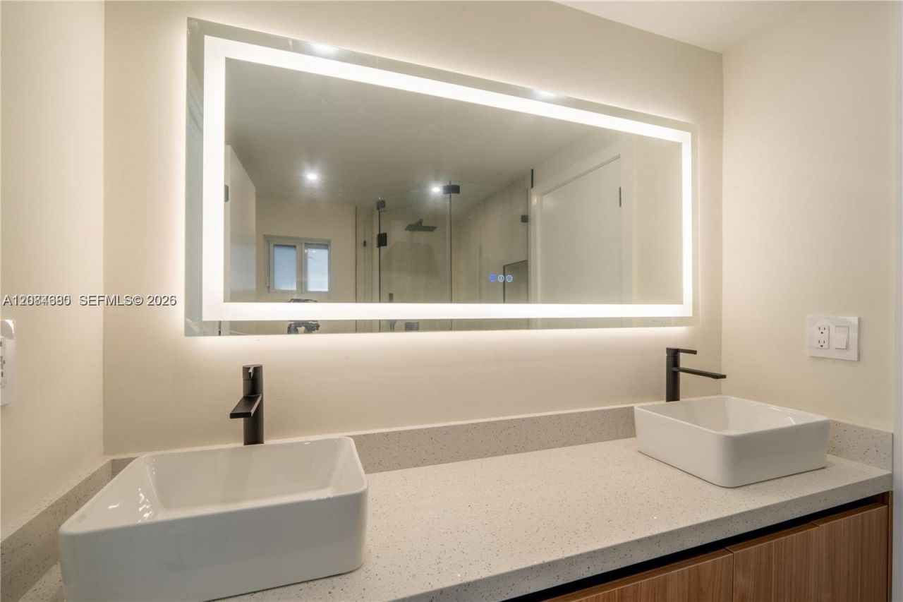 323 NW 104th Ter, Unit -, Miami, FL 33150 Photo
