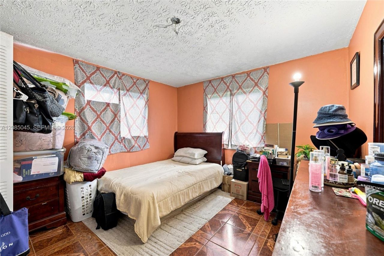 2622 NW 24th Ct, Fort Lauderdale, FL 33311 Photo