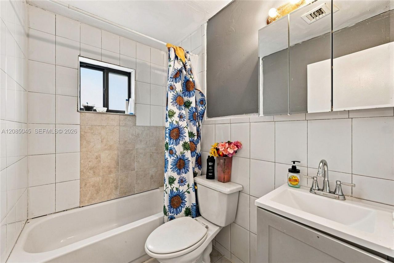 2622 NW 24th Ct, Fort Lauderdale, FL 33311 Photo