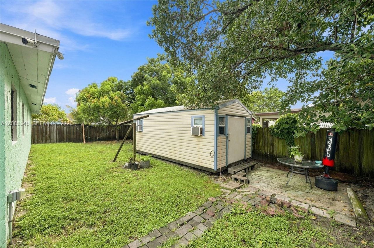 2622 NW 24th Ct, Fort Lauderdale, FL 33311 Photo