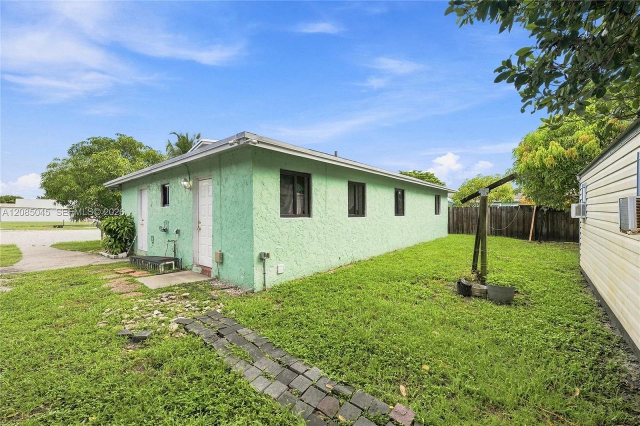 2622 NW 24th Ct, Fort Lauderdale, FL 33311 Photo